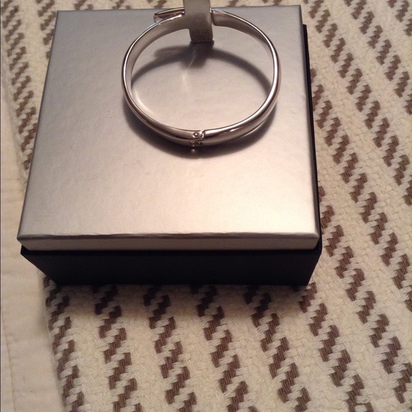 RLM White Bronze Hinged Back Closure Bracelet. - Picture 5 of 6